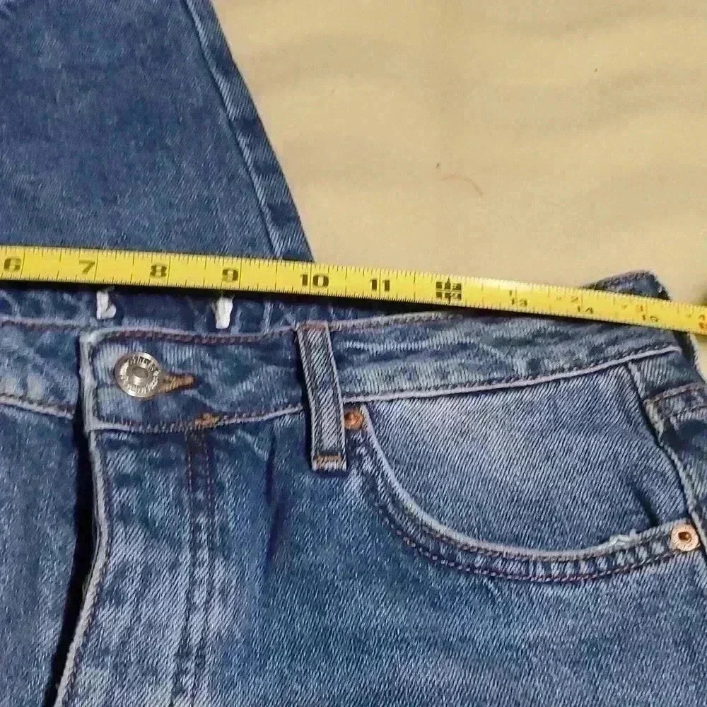 ☆☆☆F21 ripped jeans - Picture 7 of 11